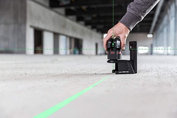 Leica Lino L2P5G grüner Linien- und Punktlaser mit Li-Ion Akku, Adapter und Triple Power Concept